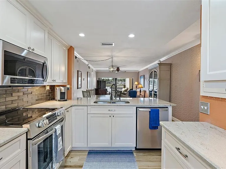 6277 Bahia Del Mar Blvd #110 — Photo 12