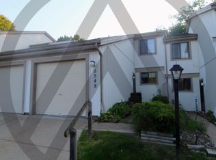 5548 Highpoint Ct, Cleveland, OH 44134