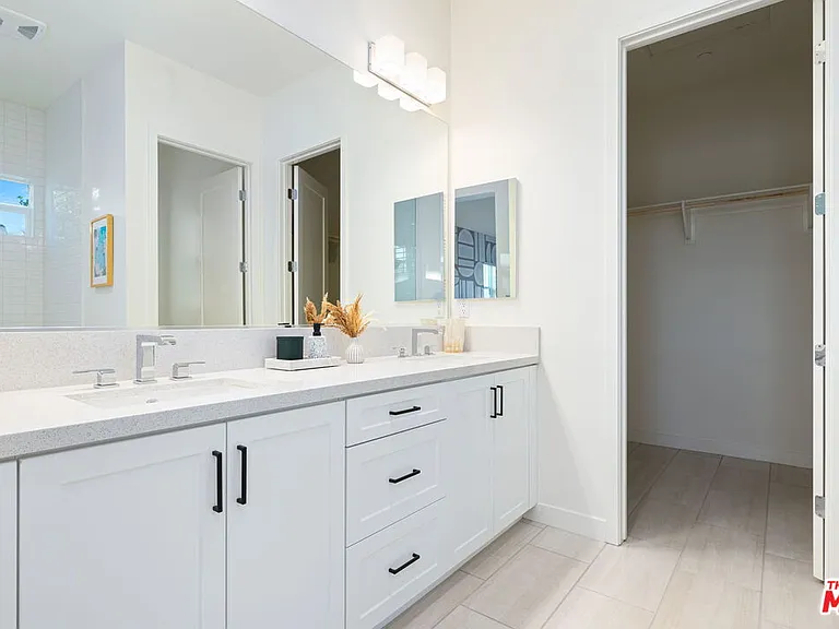 1605 3/4 Candela Ct — Photo 12