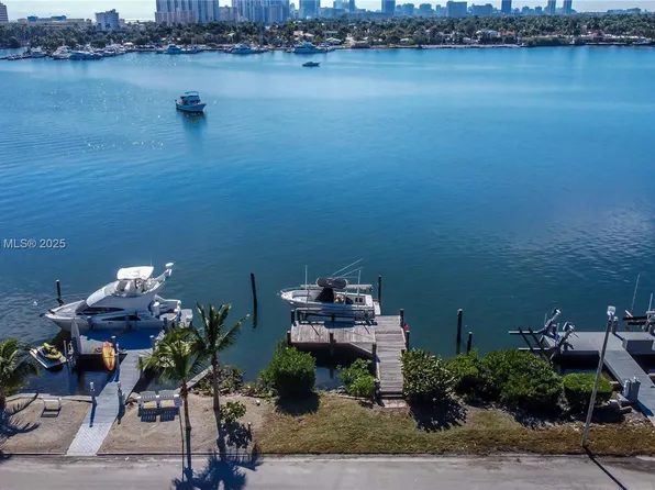 755 N Northlake Dr, Hollywood, FL 33019