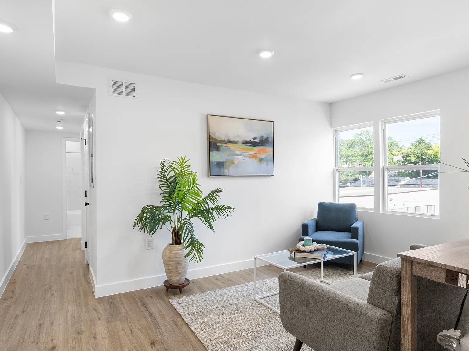 2 bed, 1.5 bath, 800 sqft, $2,000 — Photo 1