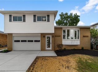 6881 Lantern Ln, Parma Heights, OH 44130