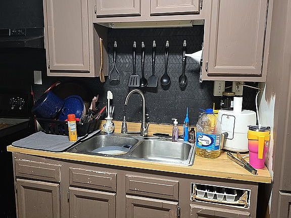 4th image of 529 Locust St
