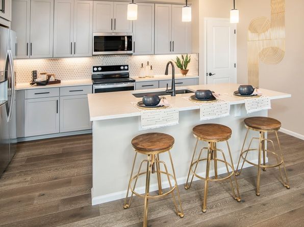 aurora-colorado-342947043 picture