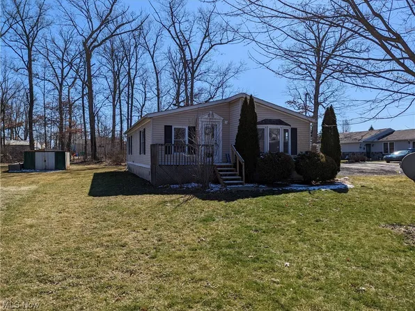 17791 Scott St, Lake Milton, OH 44429