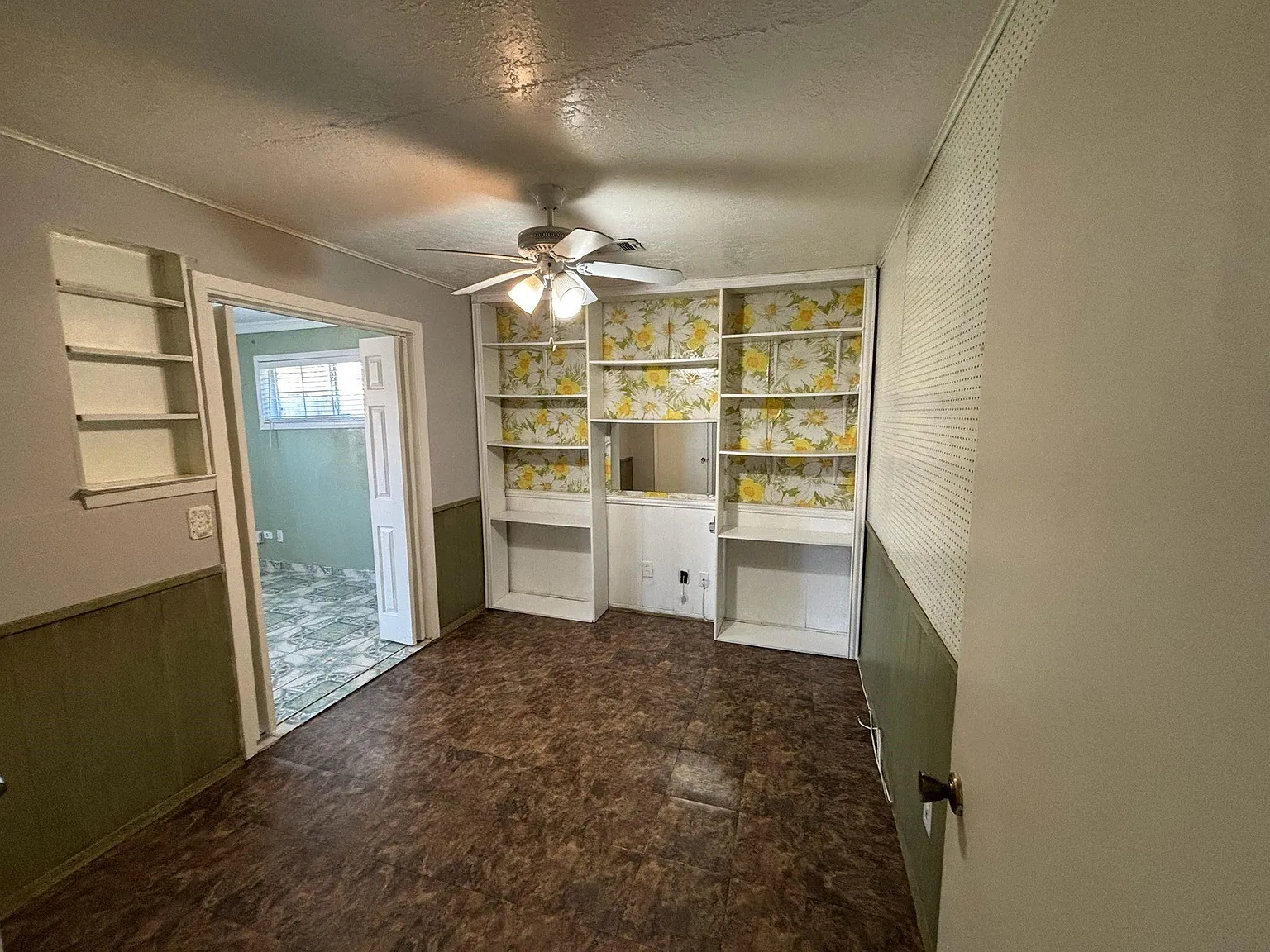 3 bed, 2.0 bath, 1916 sqft, $1,600 — Photo 4