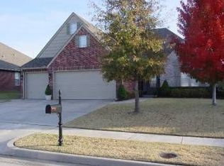 7305 E Jackson St, Broken Arrow, OK 74014