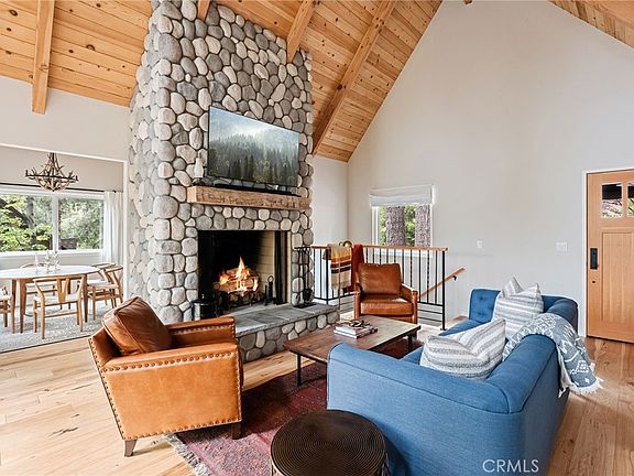 4th image of 27363 Elmwood Dr