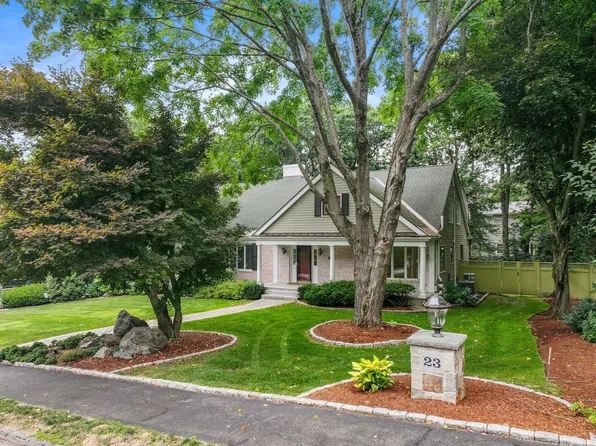 23 Bellevue Rd, Wellesley, MA 02481
