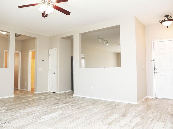 3rd image of 20792 N CARMEN Avenue