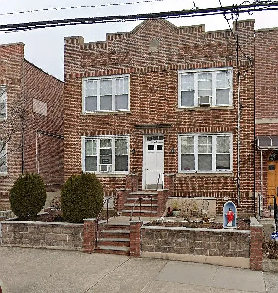 1722 Lurting Ave #2L — Photo 1