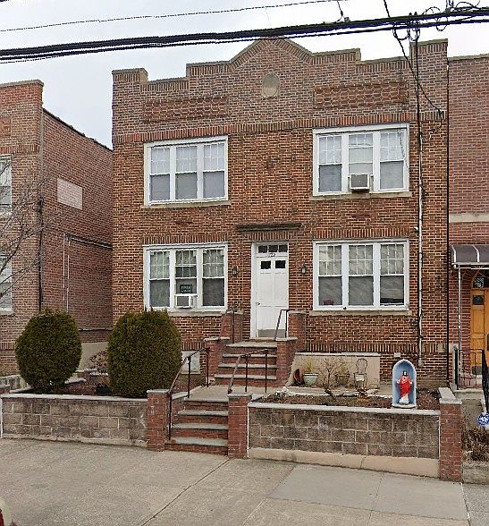 1st image of 1722 Lurting Ave APT 2L