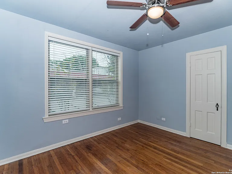 254 Cloverleaf Ave #2 — Photo 15
