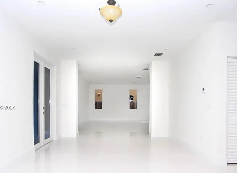 15631 SW 11th Ter — Photo 35
