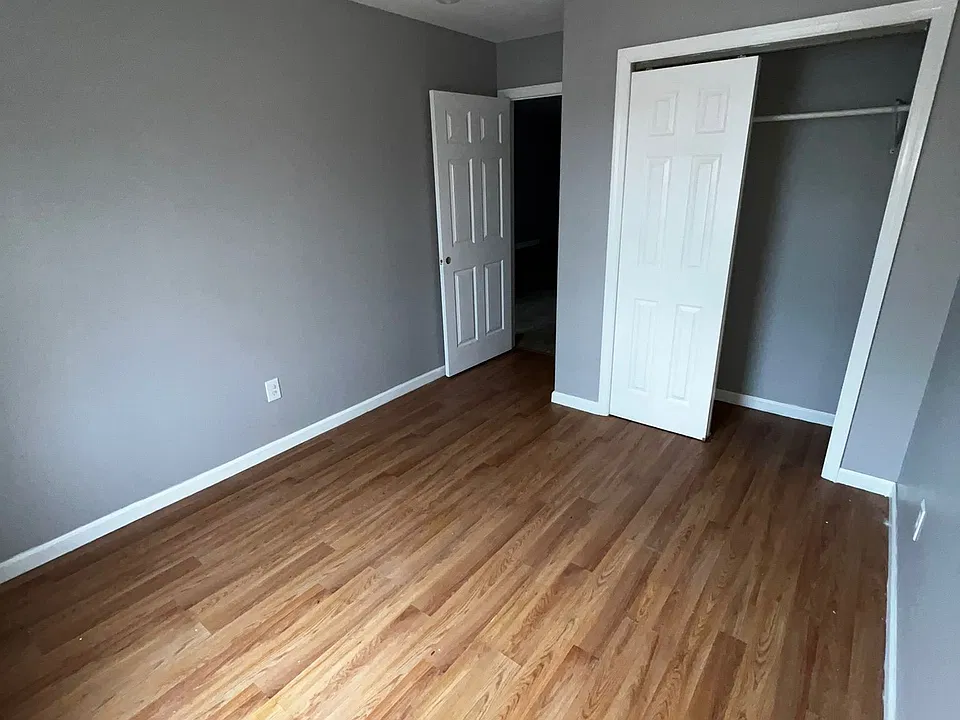 137 Sherman Ave #2