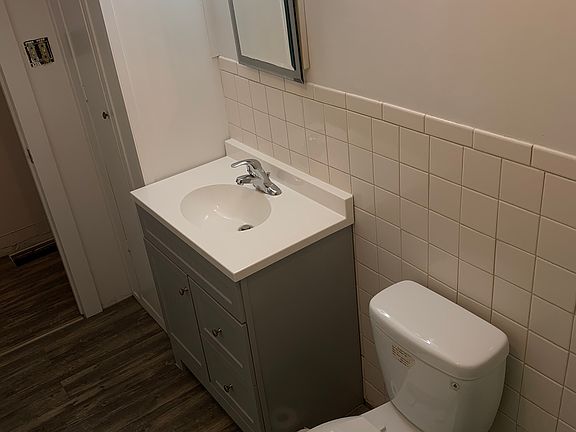 2nd image of 4021 Woodcliffe Ave