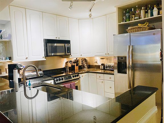 3rd image of 3002 NE 5th Terrace #316B