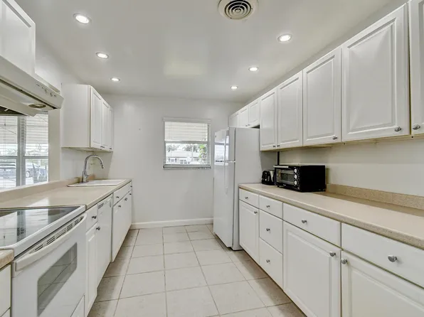 1060 North Drive #C, Delray Beach, FL 33445