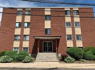 44 Maple St APT 6, Hyde Park, MA 02136