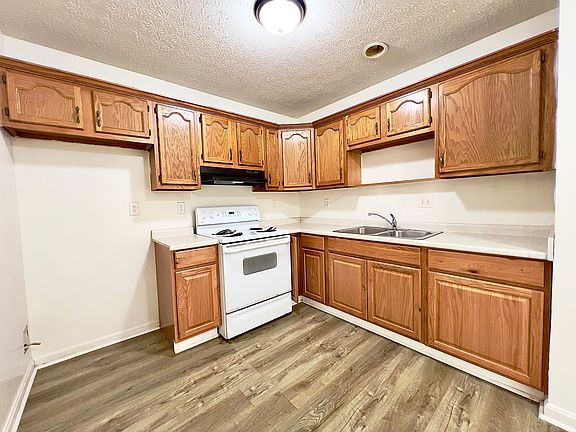 2nd image of 243 Boardwalk Ave #123-3
