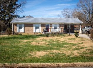 186 Roberts Rd, Eden, NC 27288