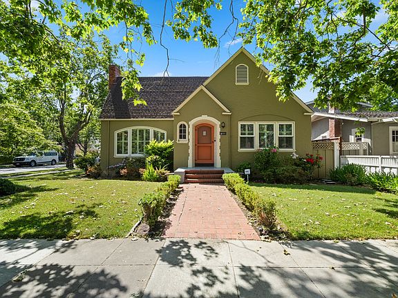 2nd image of 1903 Brewster Ave