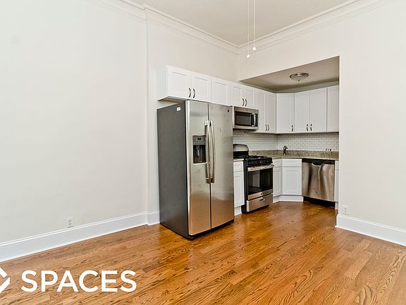 2nd image of 1945 N Lincoln Ave APT 3R
