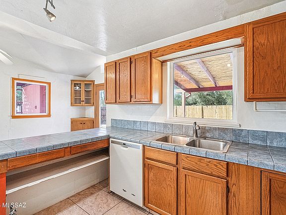 5th image of 5321 E Waverly St