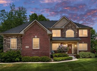 391 Golfside Dr, Oxford, MI 48371