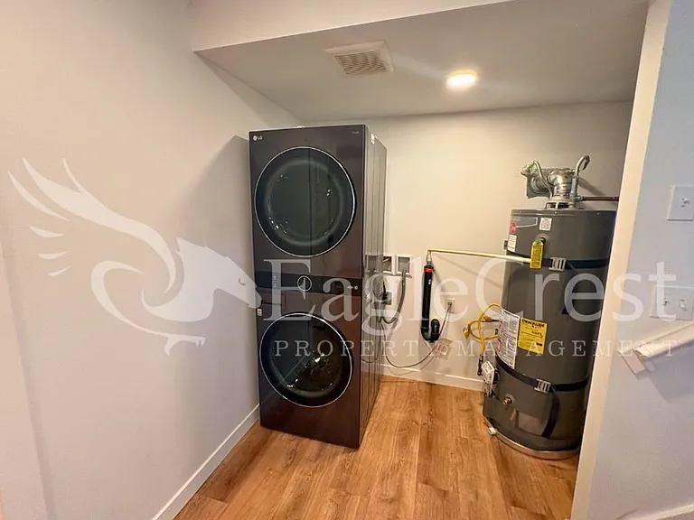 810 E Sumach St — Photo 14