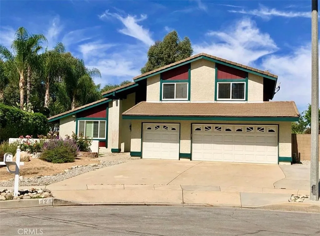 4 bed, 2338 sqft, $4,500 — Photo 1