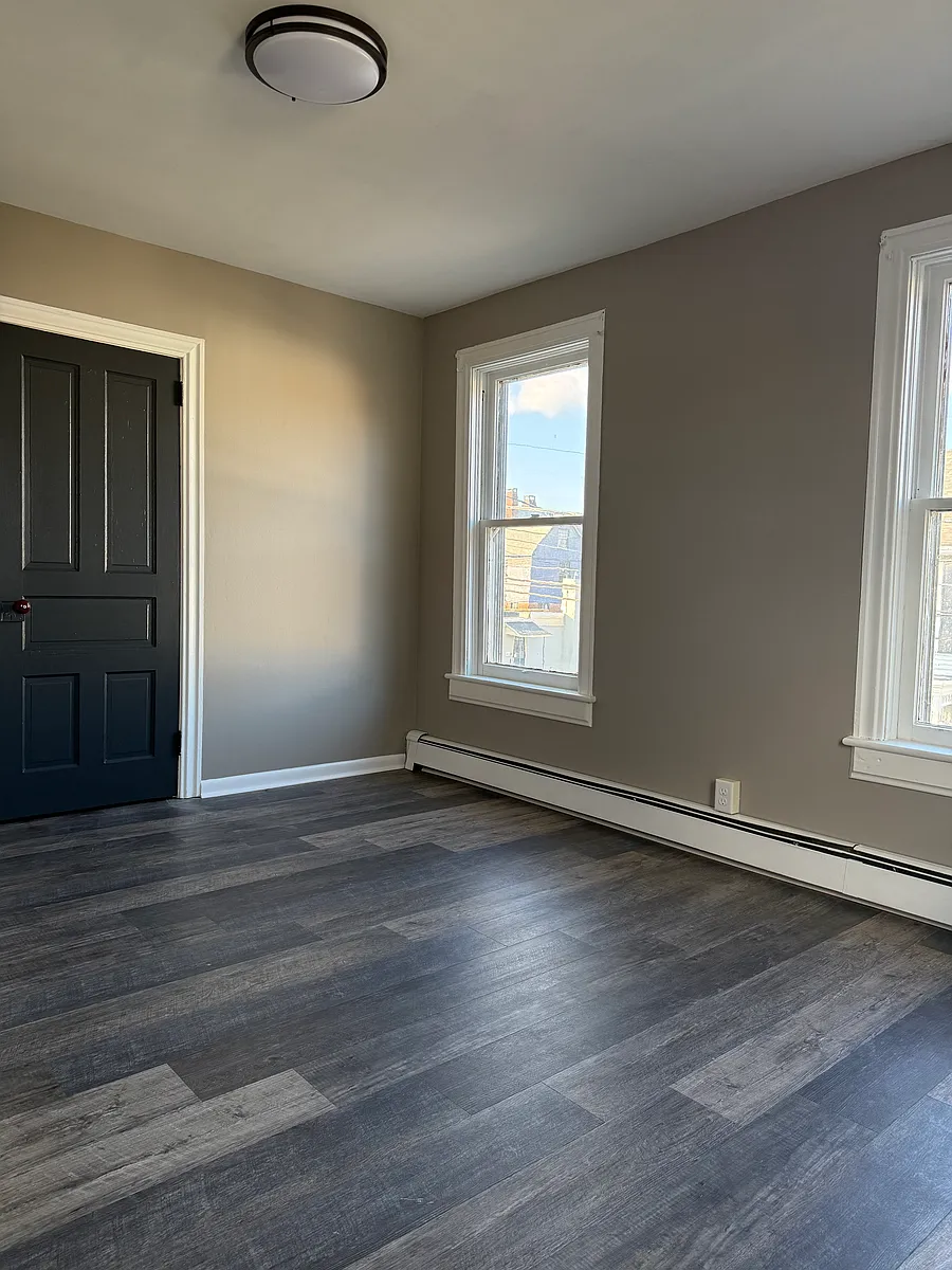 Building Photo - 29 E Stevens St #2
