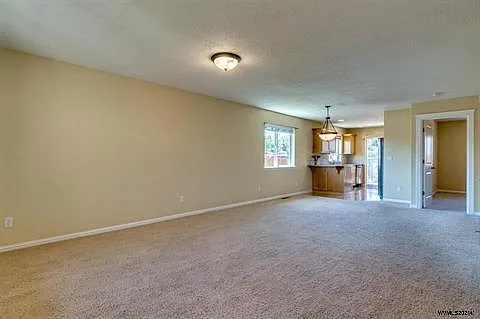 537 SE Oak Grove Ave — Photo 9