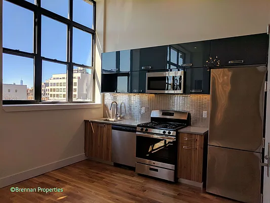 Rented by Manhattan Management LLC | media 17