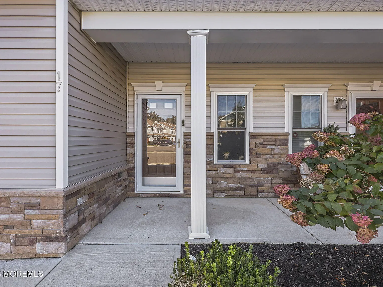 3 bed, 1842 sqft, $3,475 — Photo 2