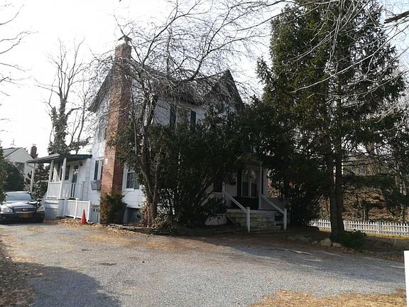 3rd image of 206 Bayville Ave
