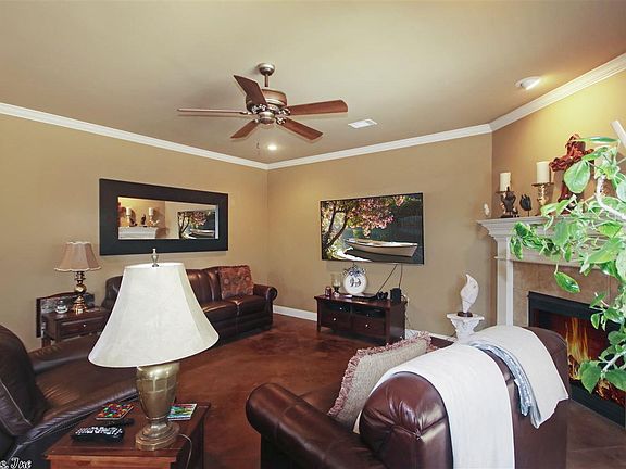 4th image of 1730 Poteete Dr
