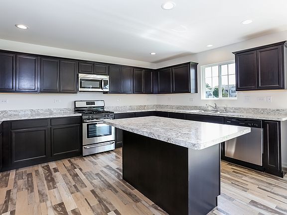 3rd image of 1598 Lakeland Ln