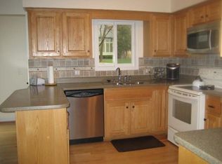 2834 Steamboat Springs Dr, Rochester Hills, MI 48309