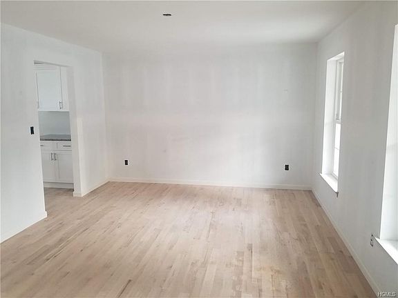 3rd image of 3 Hanna Dr