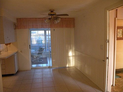 3rd image of 3220 Bainbridge Dr
