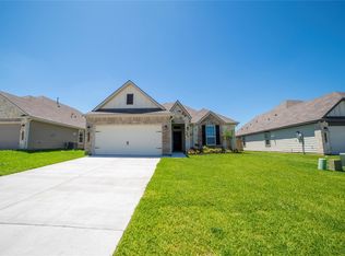 1402 Lake Ridge Dr, Brenham, TX 77833