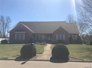 1114 Springbrook Park Dr, Farmington, MO 63640