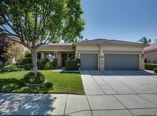 19558 Castle Peak Dr, Riverside, CA 92508