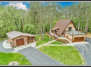 E8355 Timber Ln, New London, WI 54961