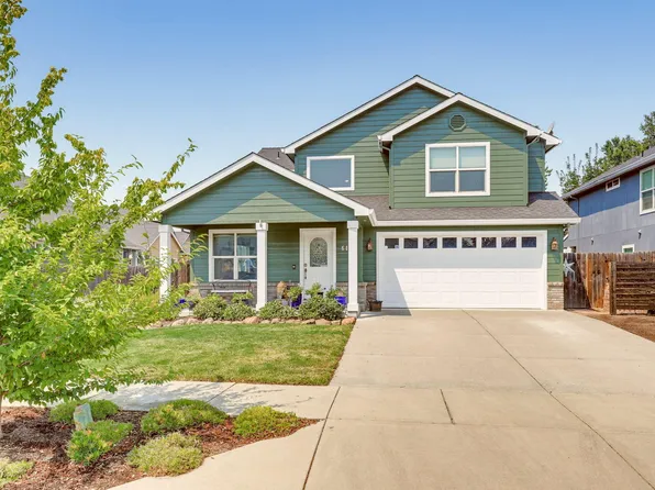 649 Spring Valley Dr, Medford, OR 97501