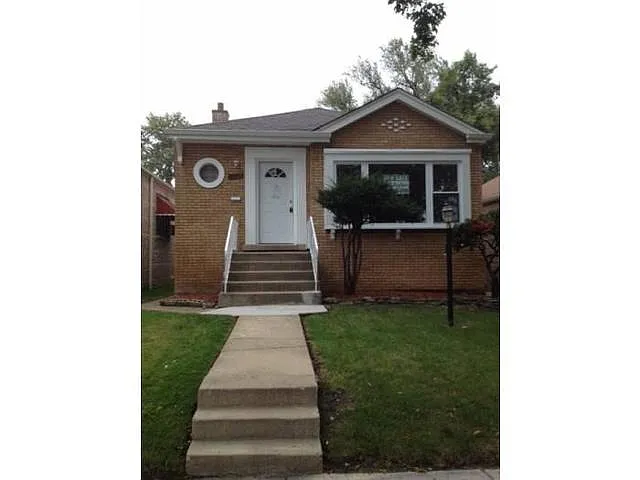 9755 S Ingleside Ave photo 1