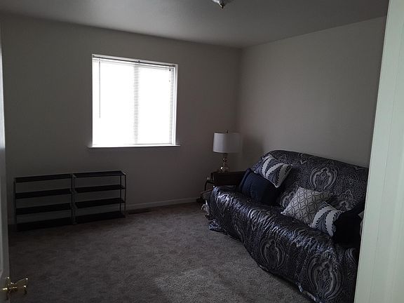 front bedroom(unfurnished)