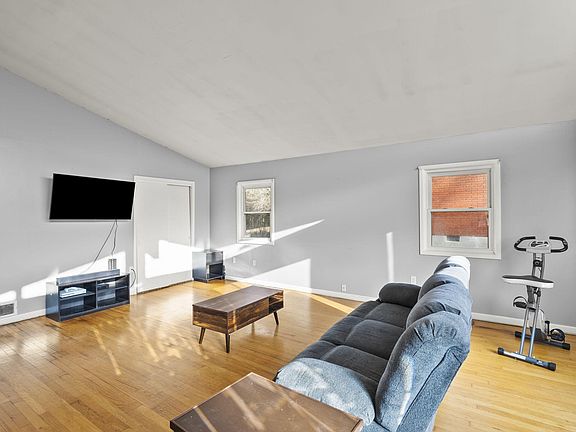 4th image of 25 Henry St