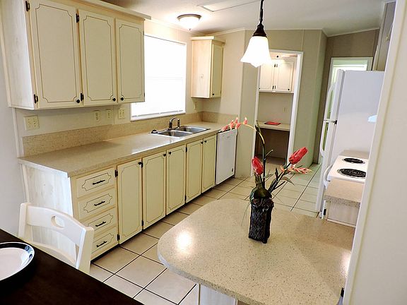 4th image of 129 Sea Fern Ct